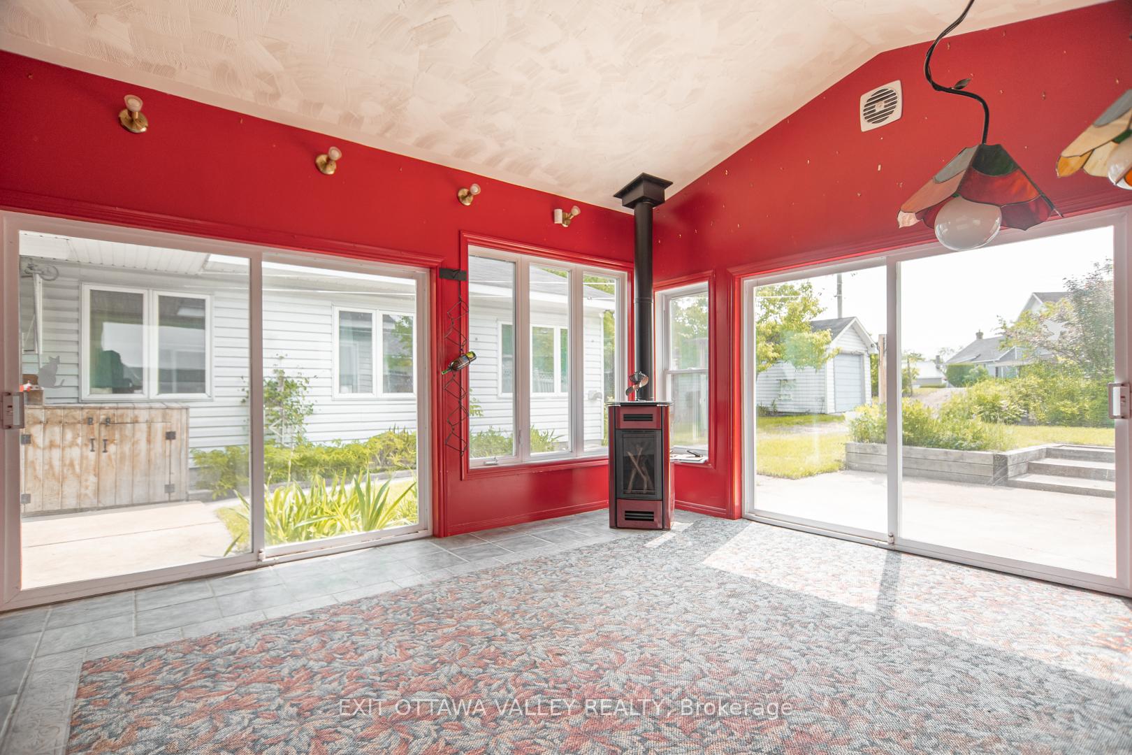 Photo 7 of 415 Trafalgar Road, Pembroke, Pembroke — HOMEH