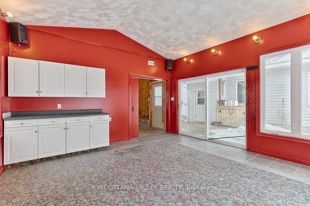 Photo 8 of 415 Trafalgar Road, Pembroke, Pembroke — HOMEH