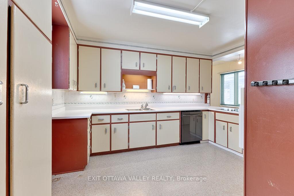 Photo 11 of 415 Trafalgar Road, Pembroke, Pembroke — HOMEH