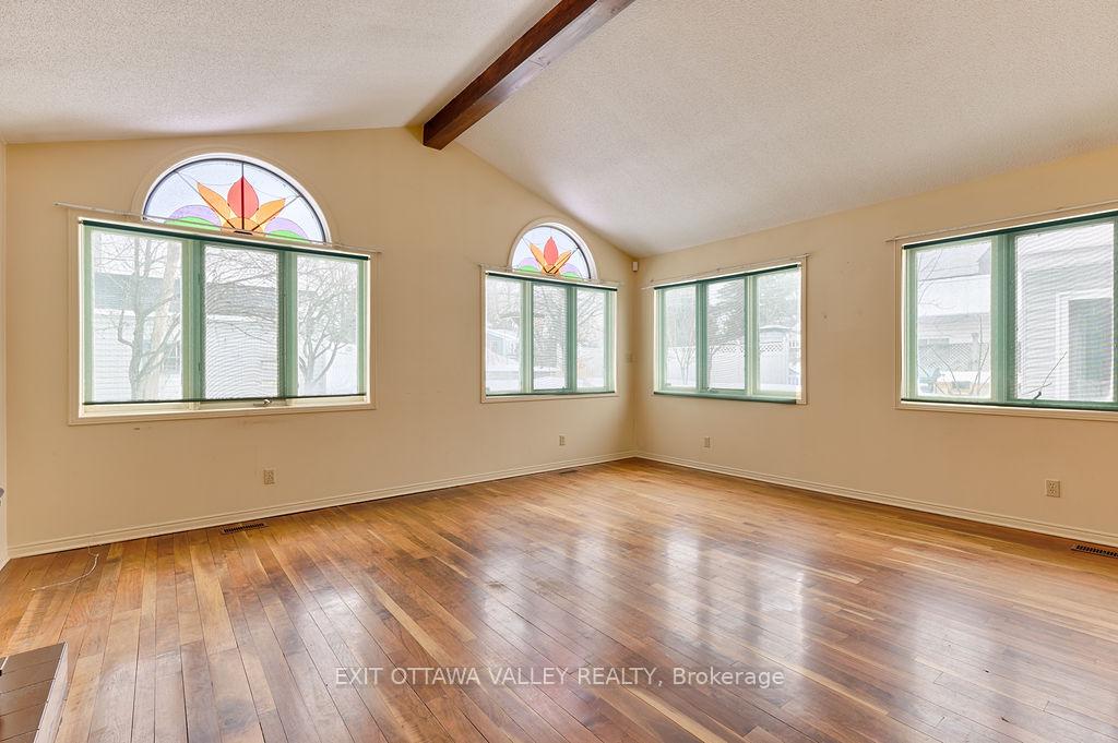 Photo 12 of 415 Trafalgar Road, Pembroke, Pembroke — HOMEH