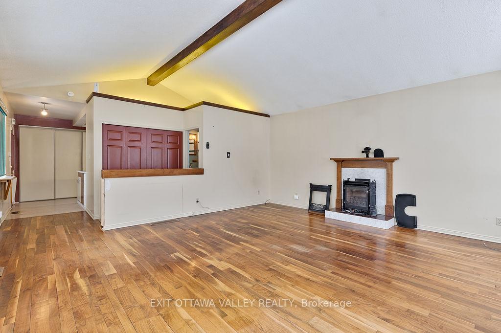 Photo 13 of 415 Trafalgar Road, Pembroke, Pembroke — HOMEH