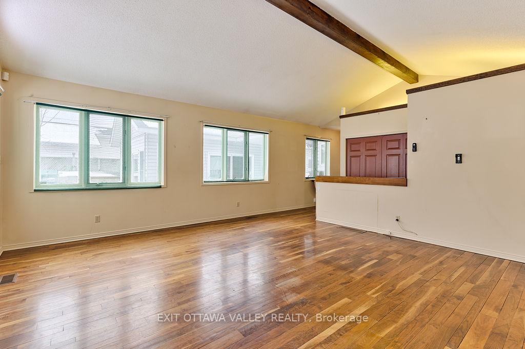 Photo 14 of 415 Trafalgar Road, Pembroke, Pembroke — HOMEH