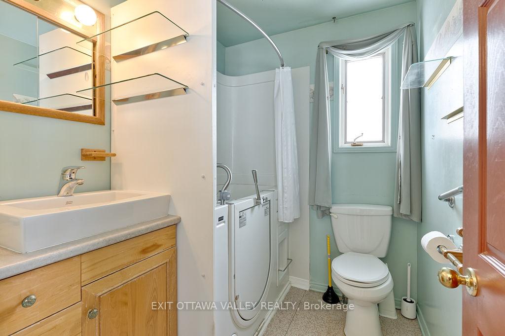 Photo 16 of 415 Trafalgar Road, Pembroke, Pembroke — HOMEH