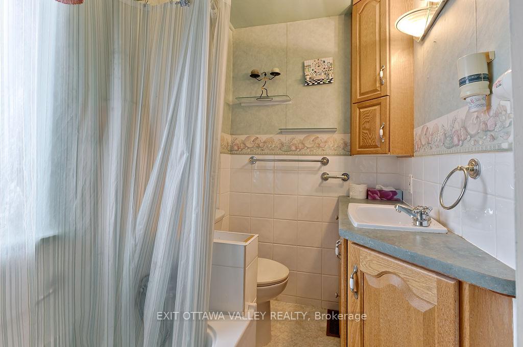 Photo 26 of 415 Trafalgar Road, Pembroke, Pembroke — HOMEH