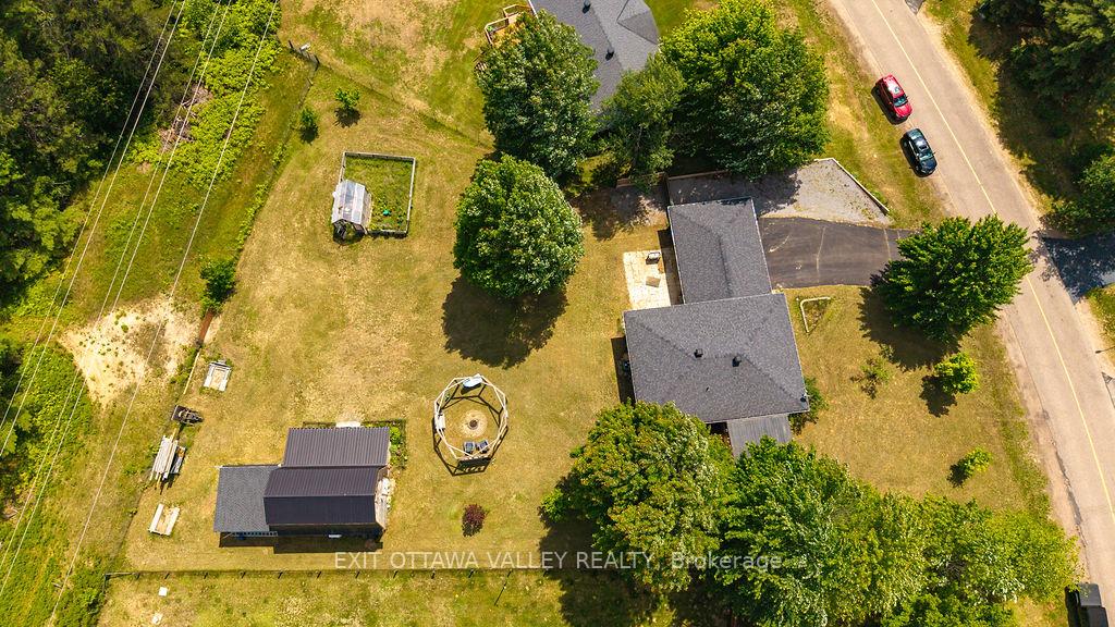Photo 4 of 314 Carla Street, Petawawa, Petawawa — HOMEH