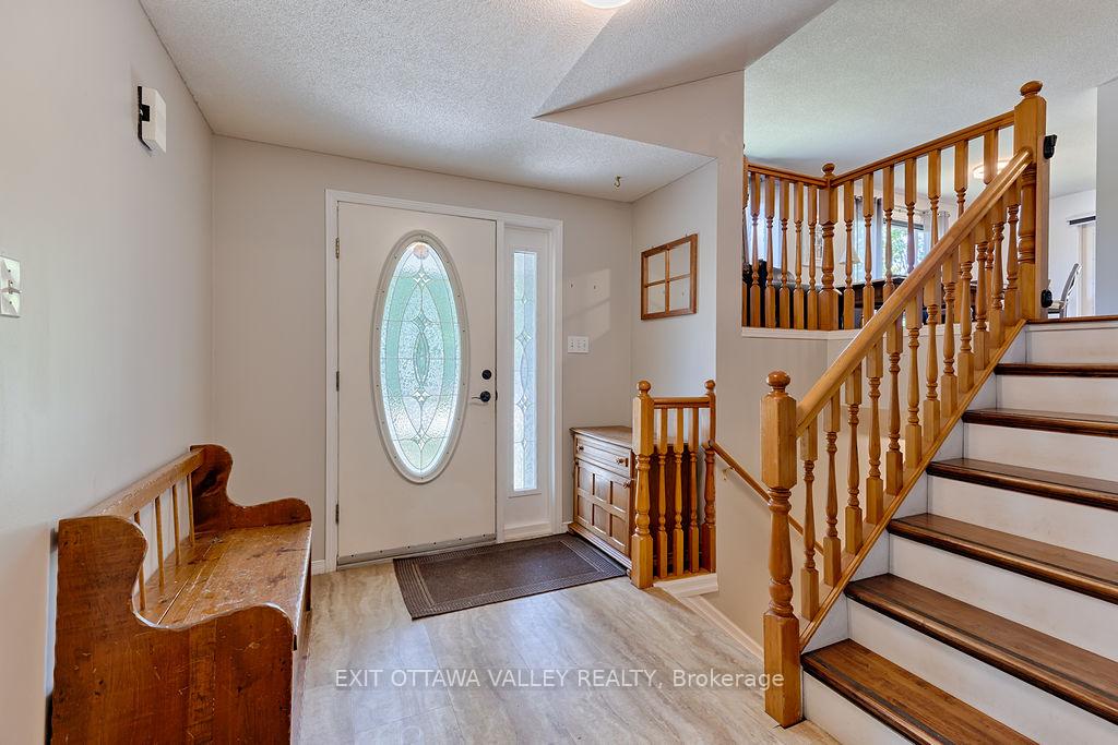 Photo 7 of 314 Carla Street, Petawawa, Petawawa — HOMEH