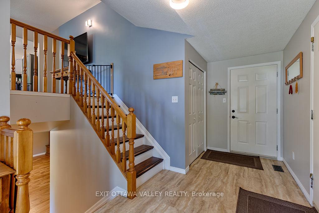 Photo 8 of 314 Carla Street, Petawawa, Petawawa — HOMEH