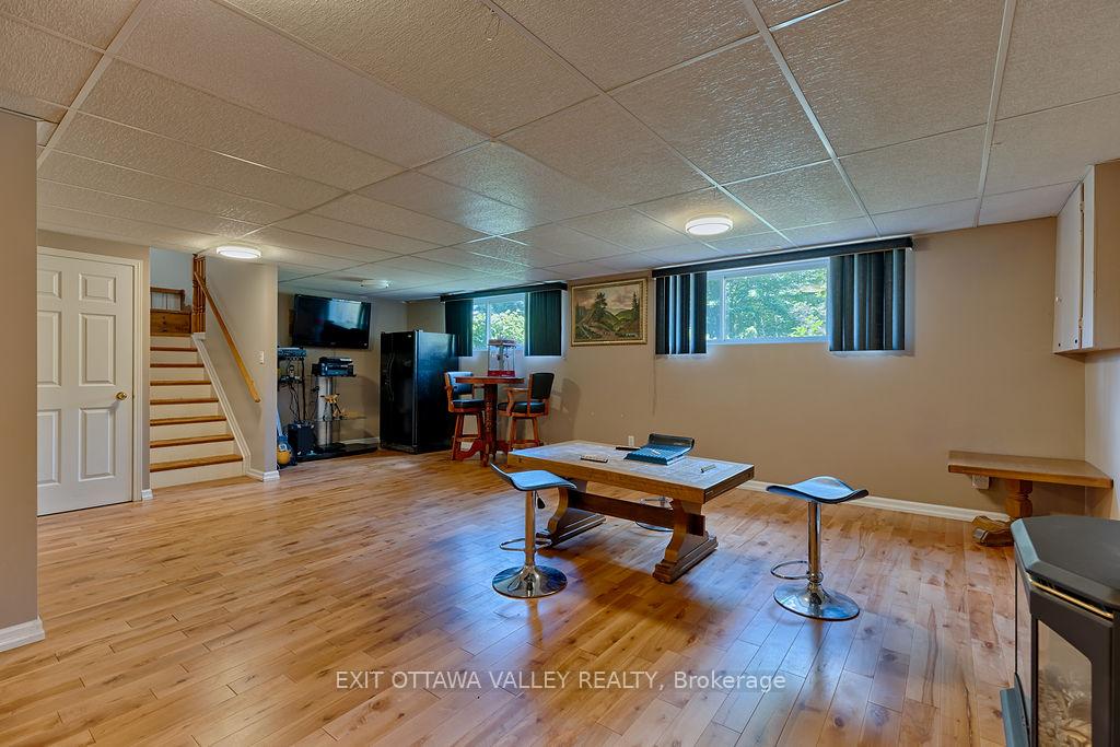 Photo 24 of 314 Carla Street, Petawawa, Petawawa — HOMEH