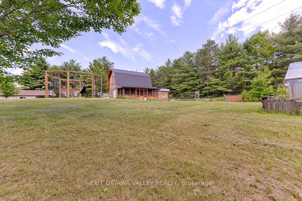Photo 33 of 314 Carla Street, Petawawa, Petawawa — HOMEH