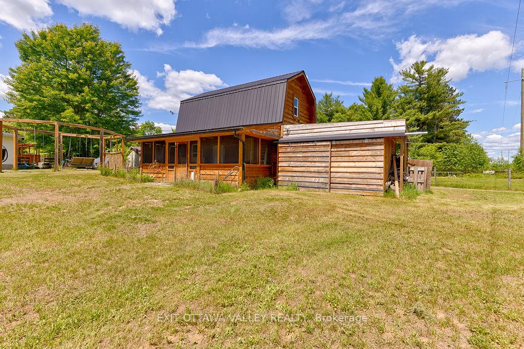Photo 39 of 314 Carla Street, Petawawa, Petawawa — HOMEH