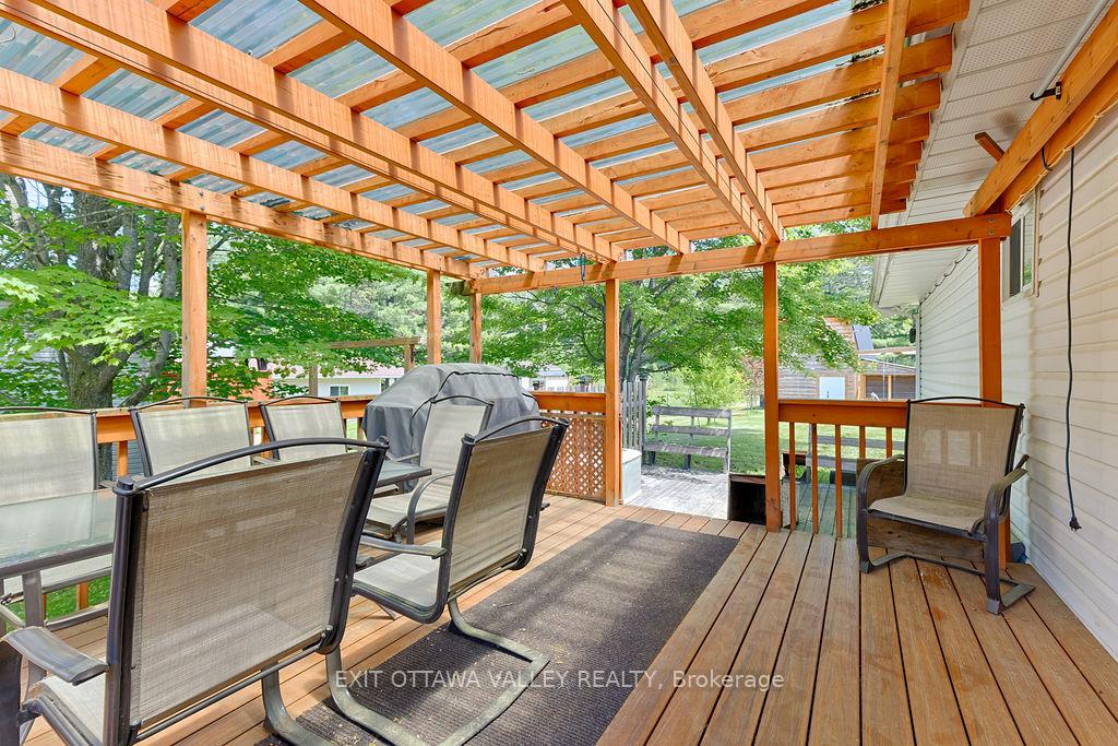 Photo 41 of 314 Carla Street, Petawawa, Petawawa — HOMEH