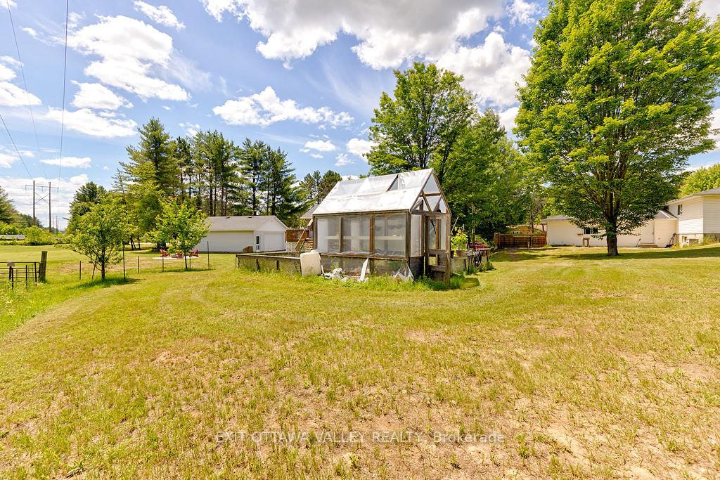 Photo 44 of 314 Carla Street, Petawawa, Petawawa — HOMEH