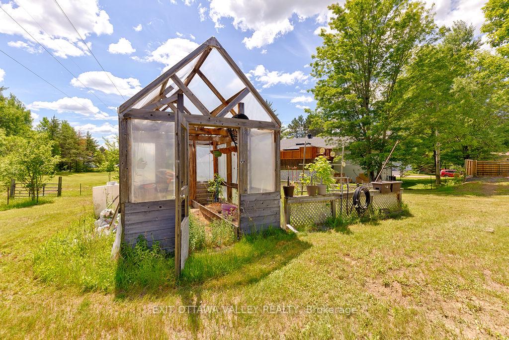 Photo 45 of 314 Carla Street, Petawawa, Petawawa — HOMEH