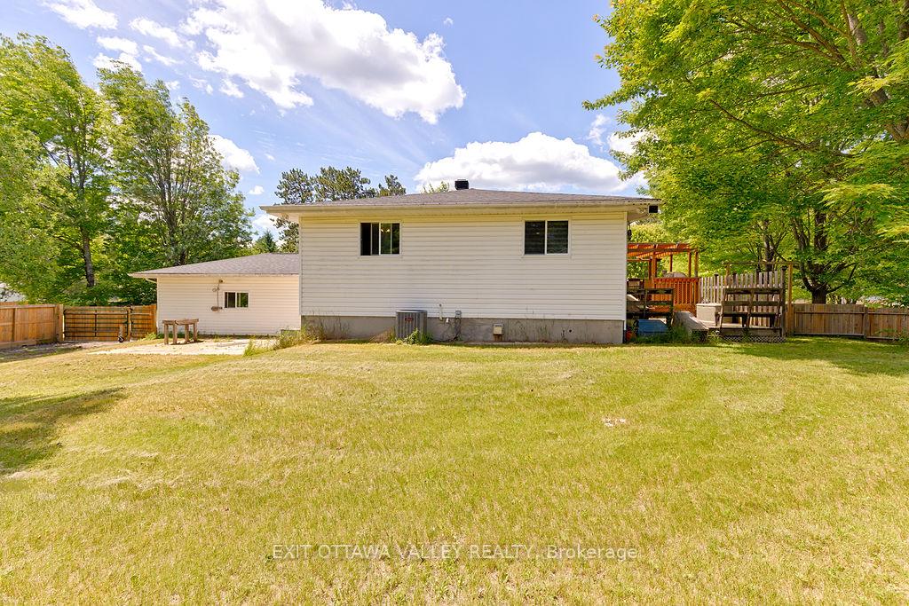 Photo 47 of 314 Carla Street, Petawawa, Petawawa — HOMEH
