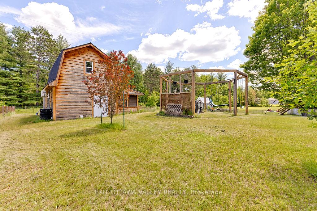 Photo 48 of 314 Carla Street, Petawawa, Petawawa — HOMEH