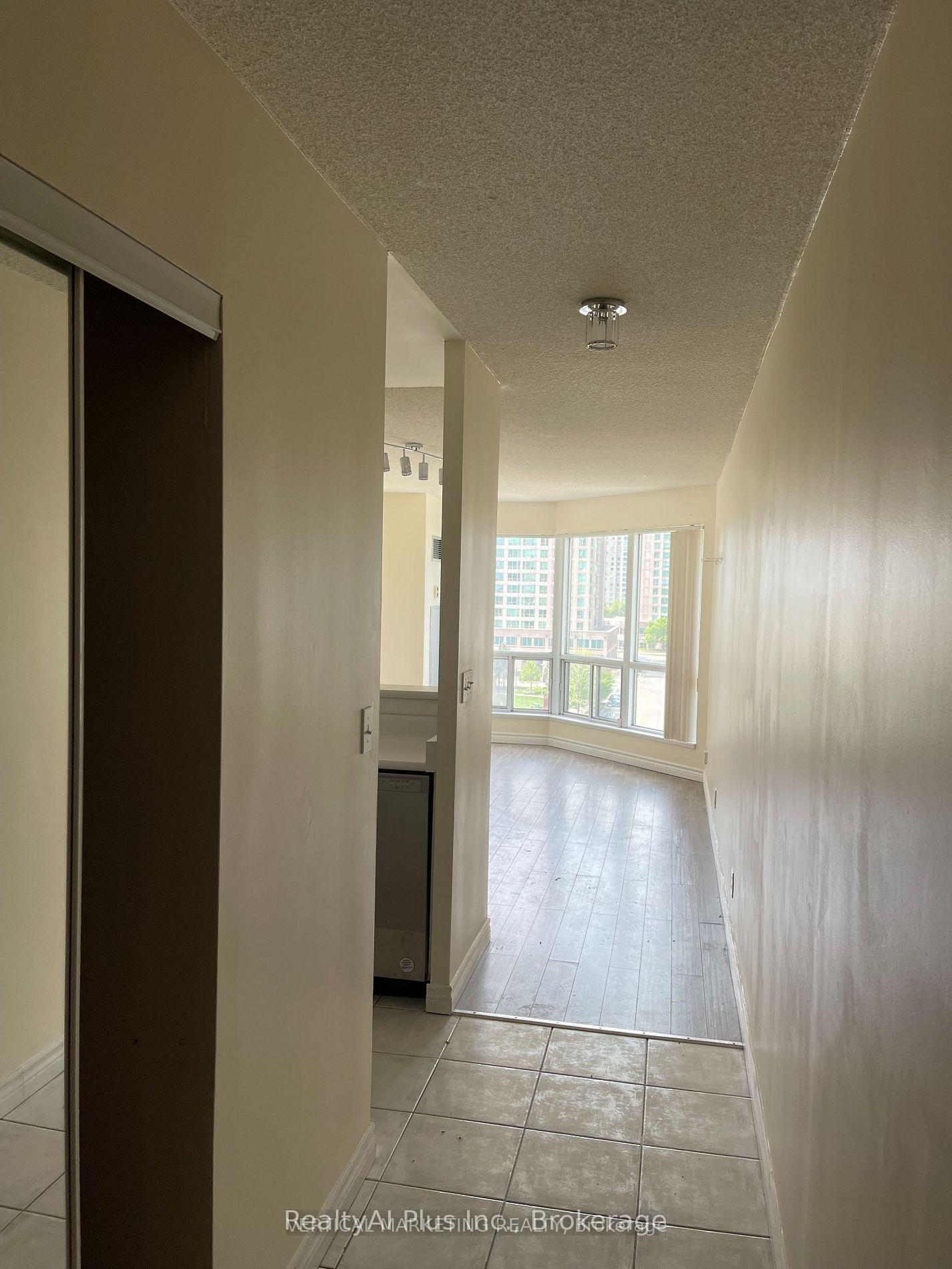 Photo 3 of Unit 701, 11 Lee Centre Drive, Scarborough, Woburn — HOMEH