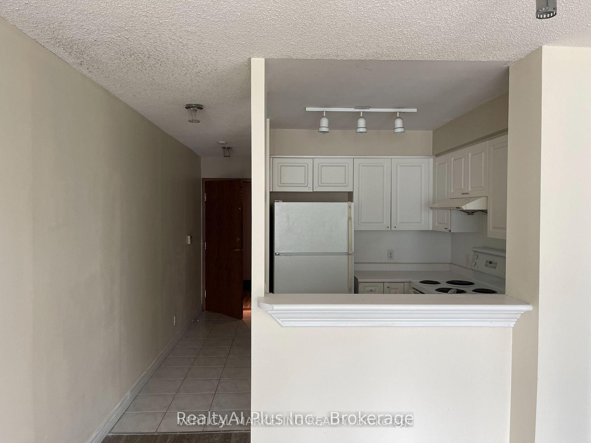 Photo 4 of Unit 701, 11 Lee Centre Drive, Scarborough, Woburn — HOMEH