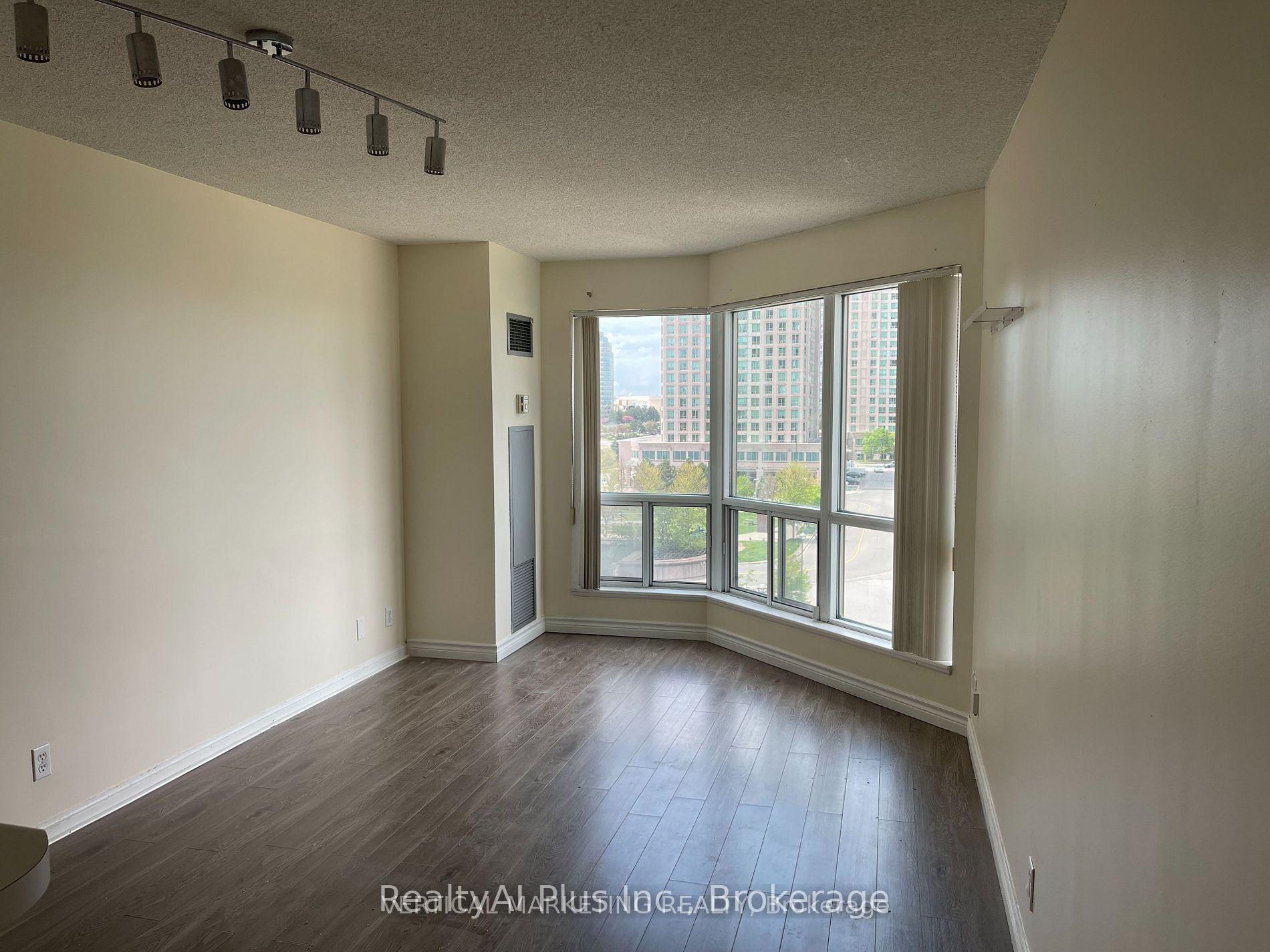 Photo 9 of Unit 701, 11 Lee Centre Drive, Scarborough, Woburn — HOMEH
