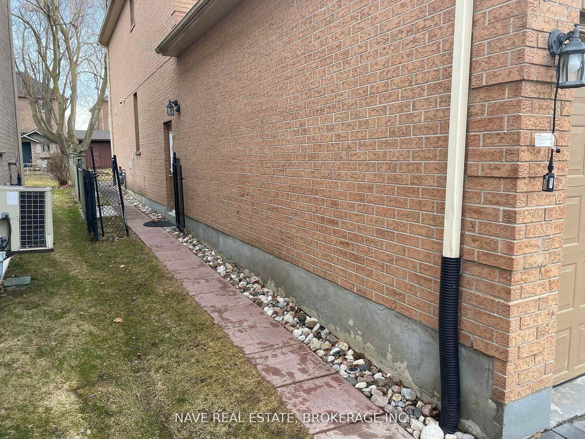 Photo 2 of Unit Basement, 101 Naughton Drive, Richmond Hill, Westbrook — HOMEH