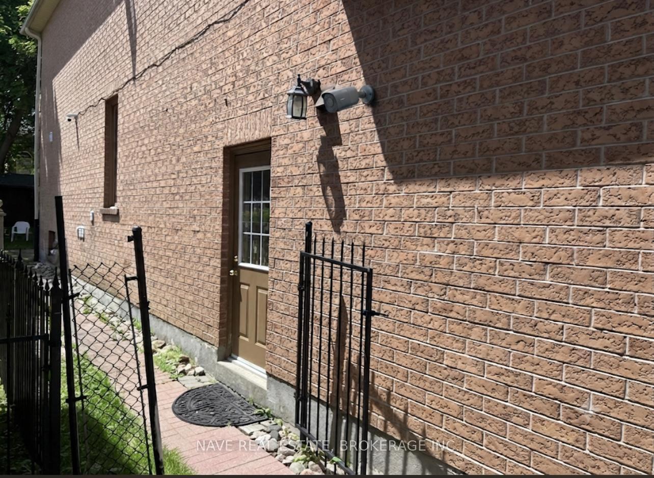 Photo 3 of Unit Basement, 101 Naughton Drive, Richmond Hill, Westbrook — HOMEH