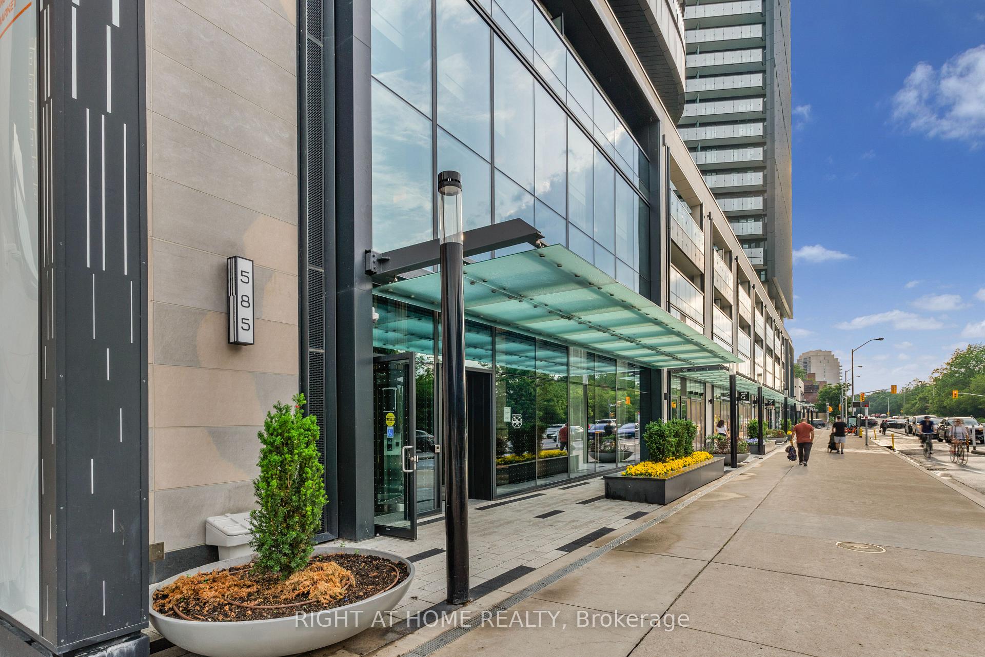 Photo 3 of Unit 1922, 585 Bloor Street E, Toronto, North St. James Town — HOMEH