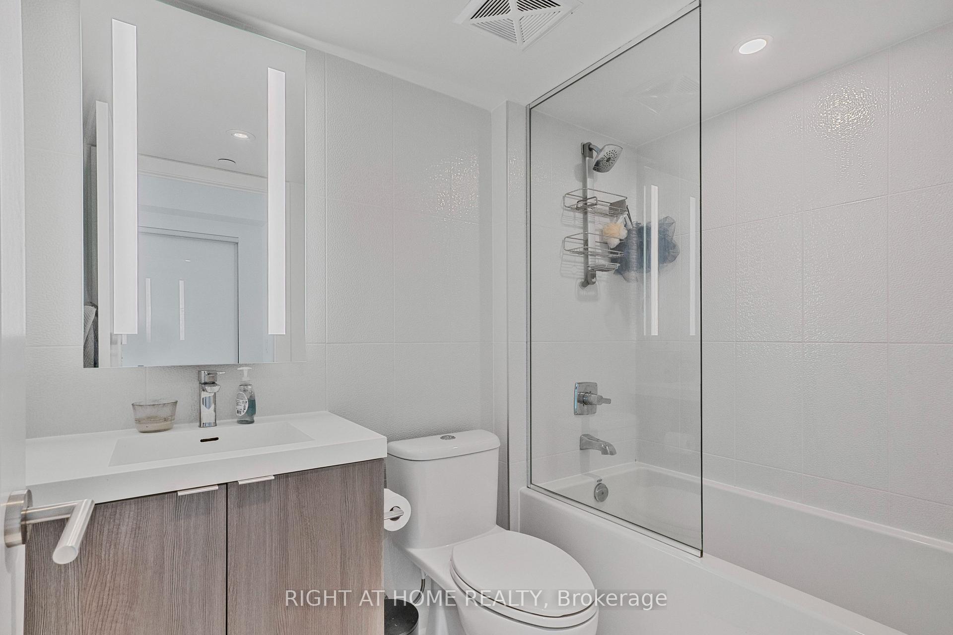 Photo 16 of Unit 1922, 585 Bloor Street E, Toronto, North St. James Town — HOMEH