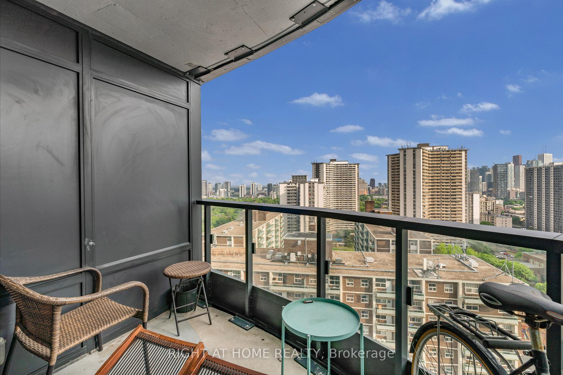 Photo 20 of Unit 1922, 585 Bloor Street E, Toronto, North St. James Town — HOMEH