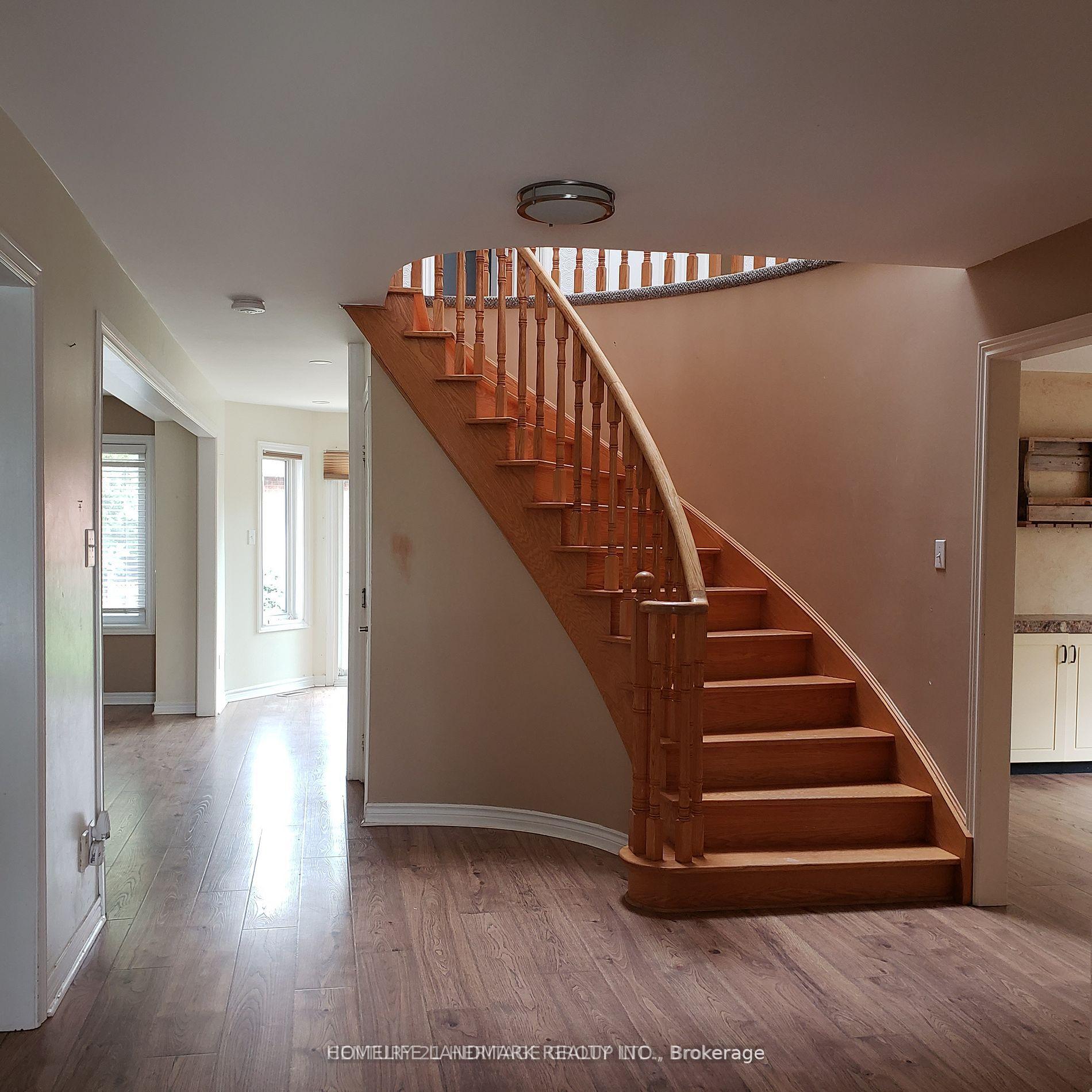 Photo 11 of 131 Ferndale Drive S, Barrie, Ardagh — HOMEH