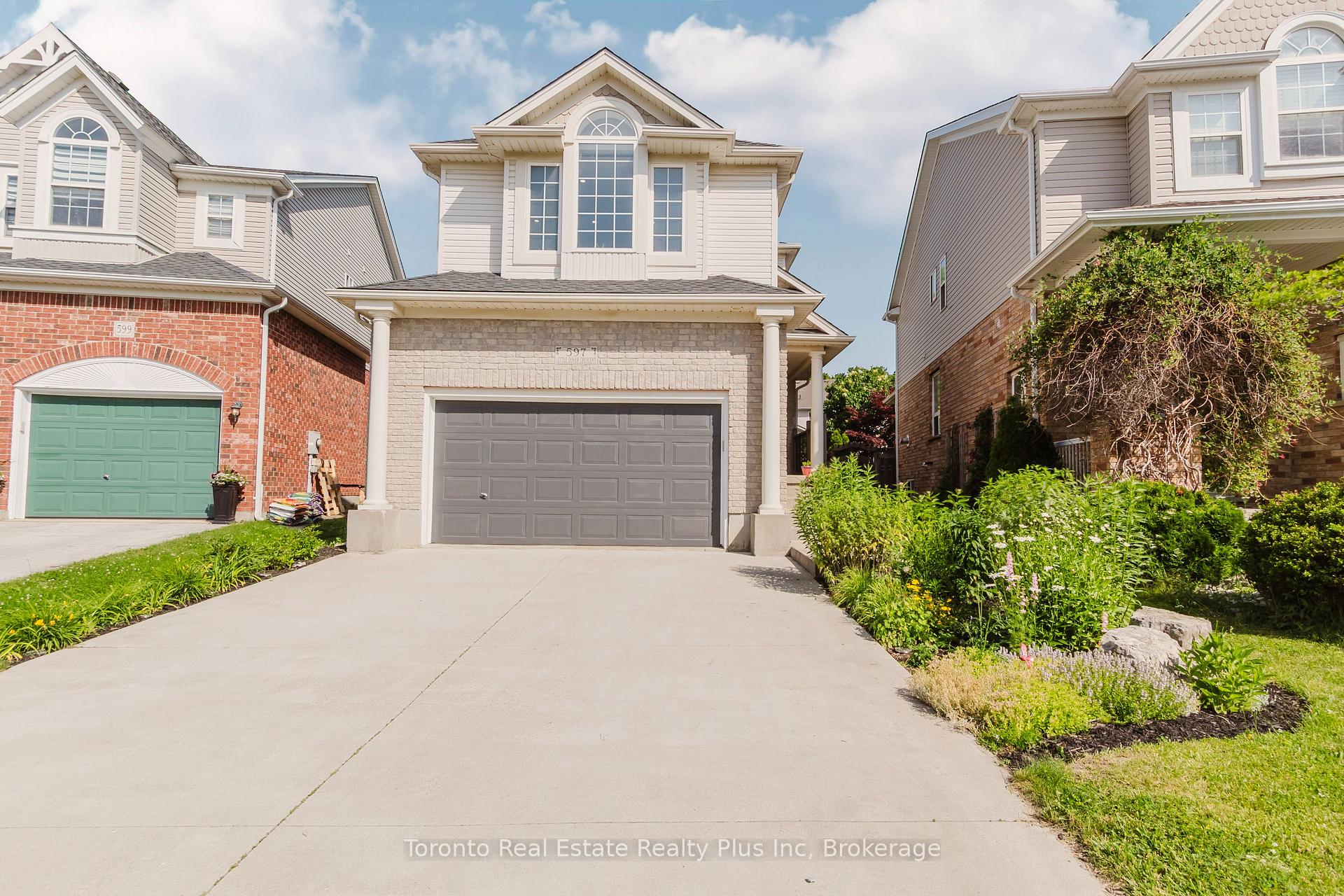 Photo 1 of 597 Little Dover Crescent E, Waterloo, Colonial Acres — HOMEH