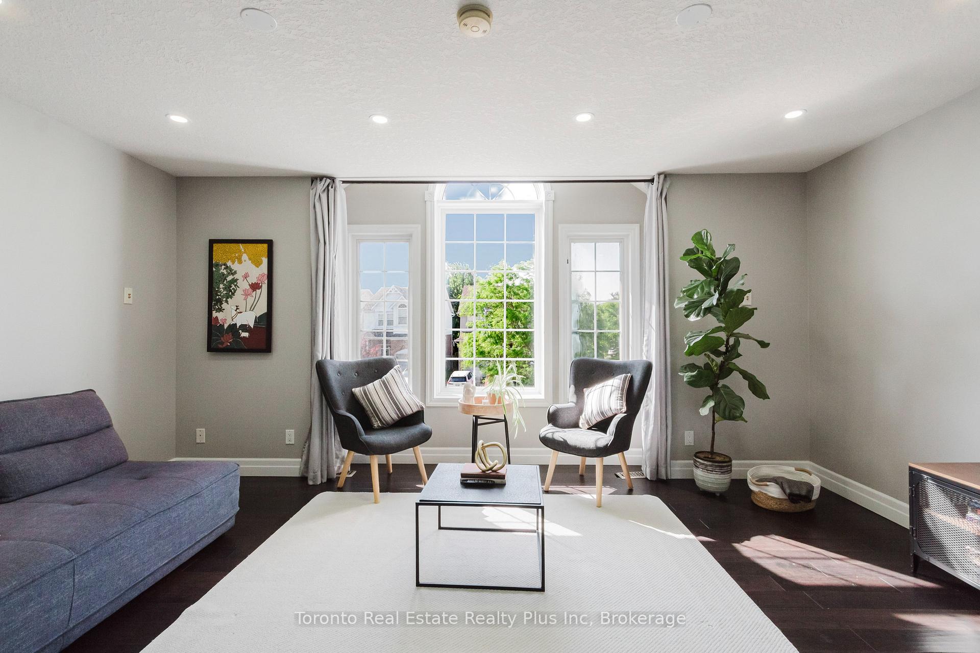 Photo 20 of 597 Little Dover Crescent E, Waterloo, Colonial Acres — HOMEH