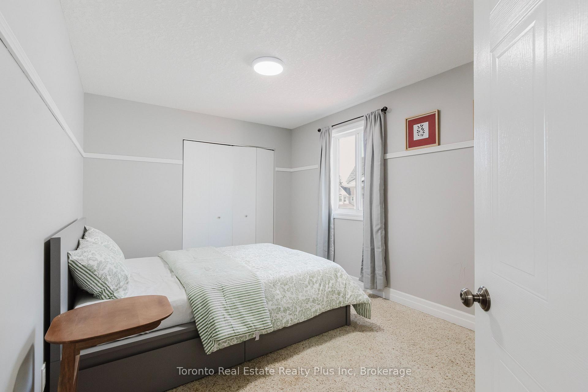 Photo 23 of 597 Little Dover Crescent E, Waterloo, Colonial Acres — HOMEH