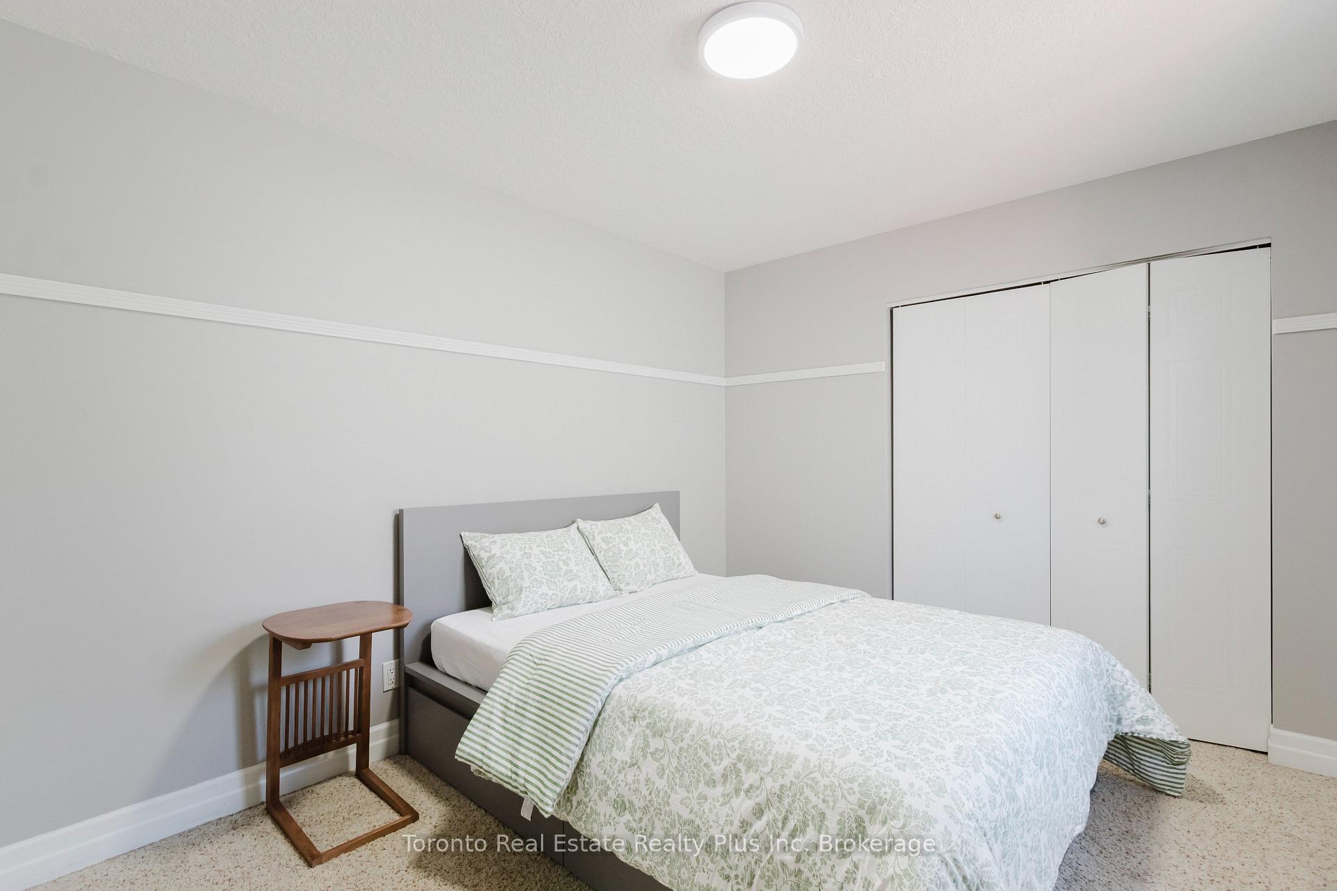 Photo 24 of 597 Little Dover Crescent E, Waterloo, Colonial Acres — HOMEH