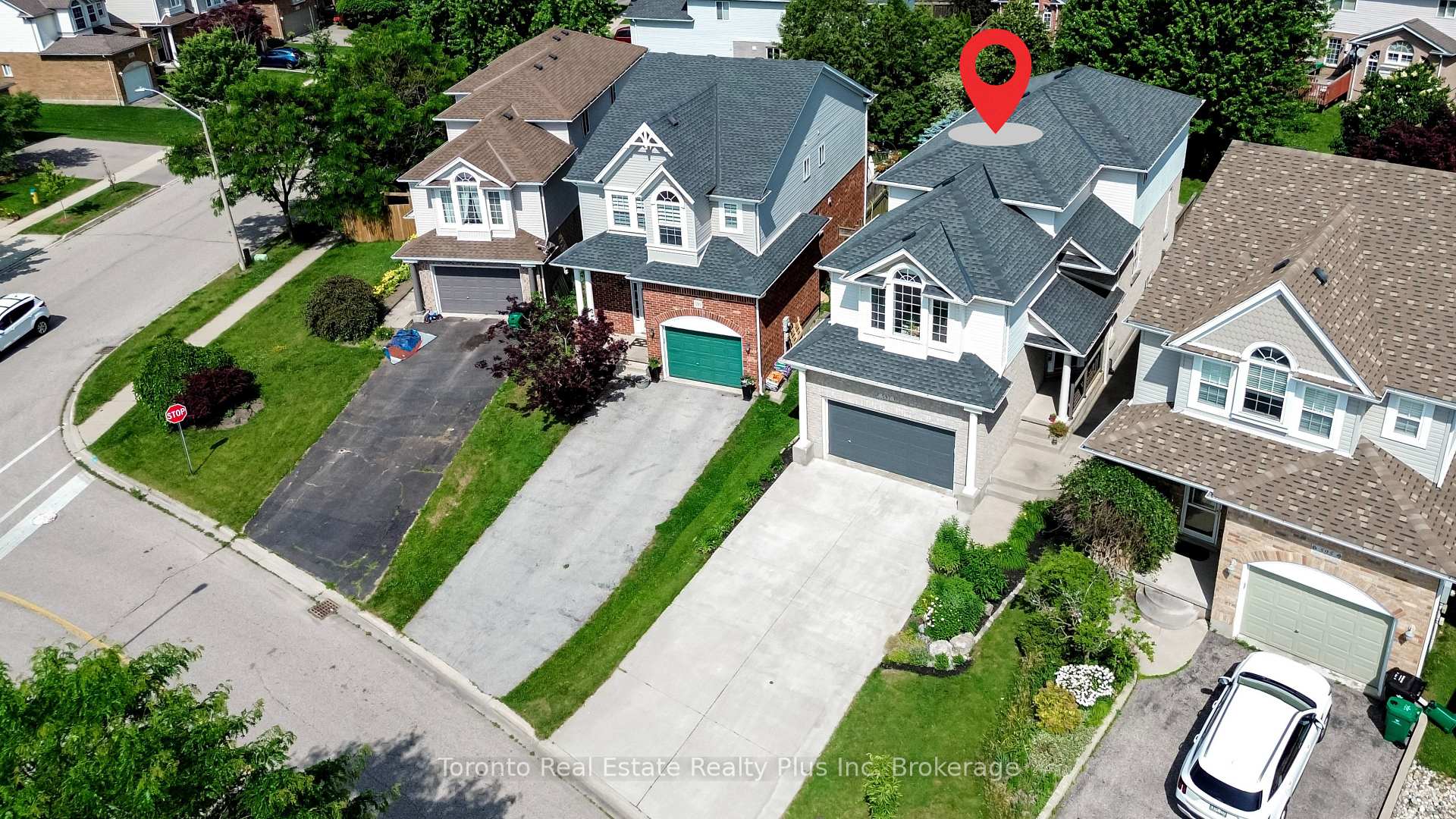 Photo 43 of 597 Little Dover Crescent E, Waterloo, Colonial Acres — HOMEH