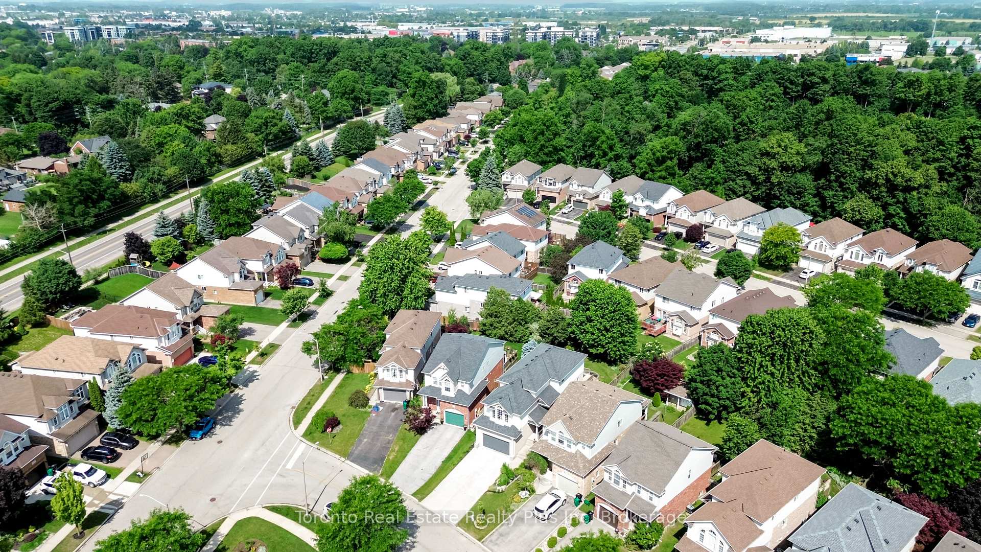 Photo 44 of 597 Little Dover Crescent E, Waterloo, Colonial Acres — HOMEH