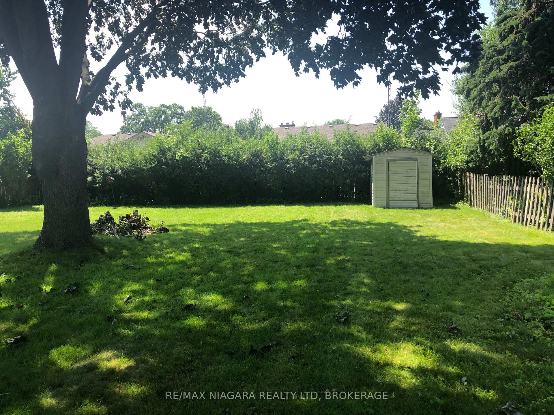 Photo 2 of 97 Shakespeare Avenue, St. Catharines, Haig — HOMEH