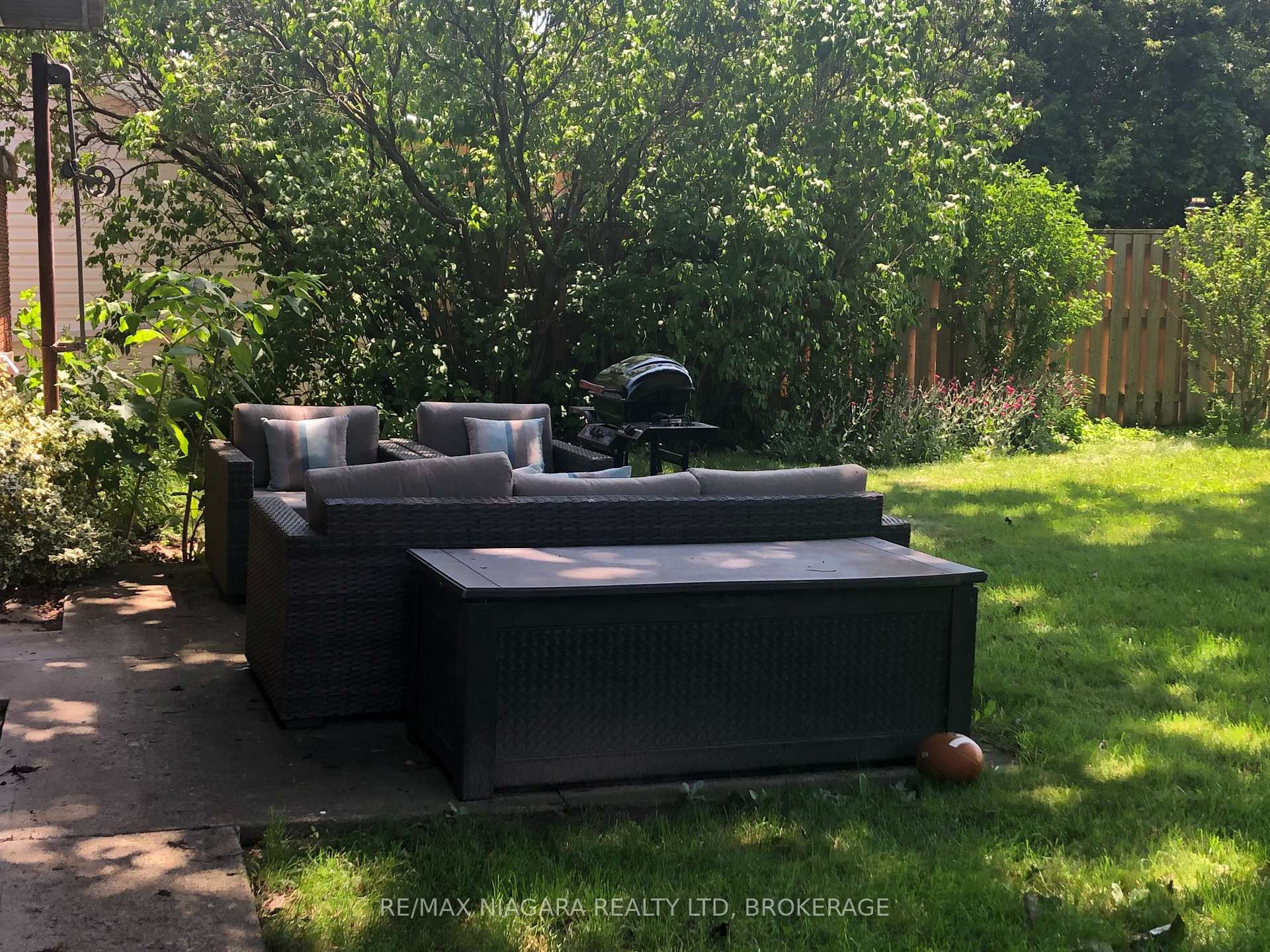 Photo 4 of 97 Shakespeare Avenue, St. Catharines, Haig — HOMEH