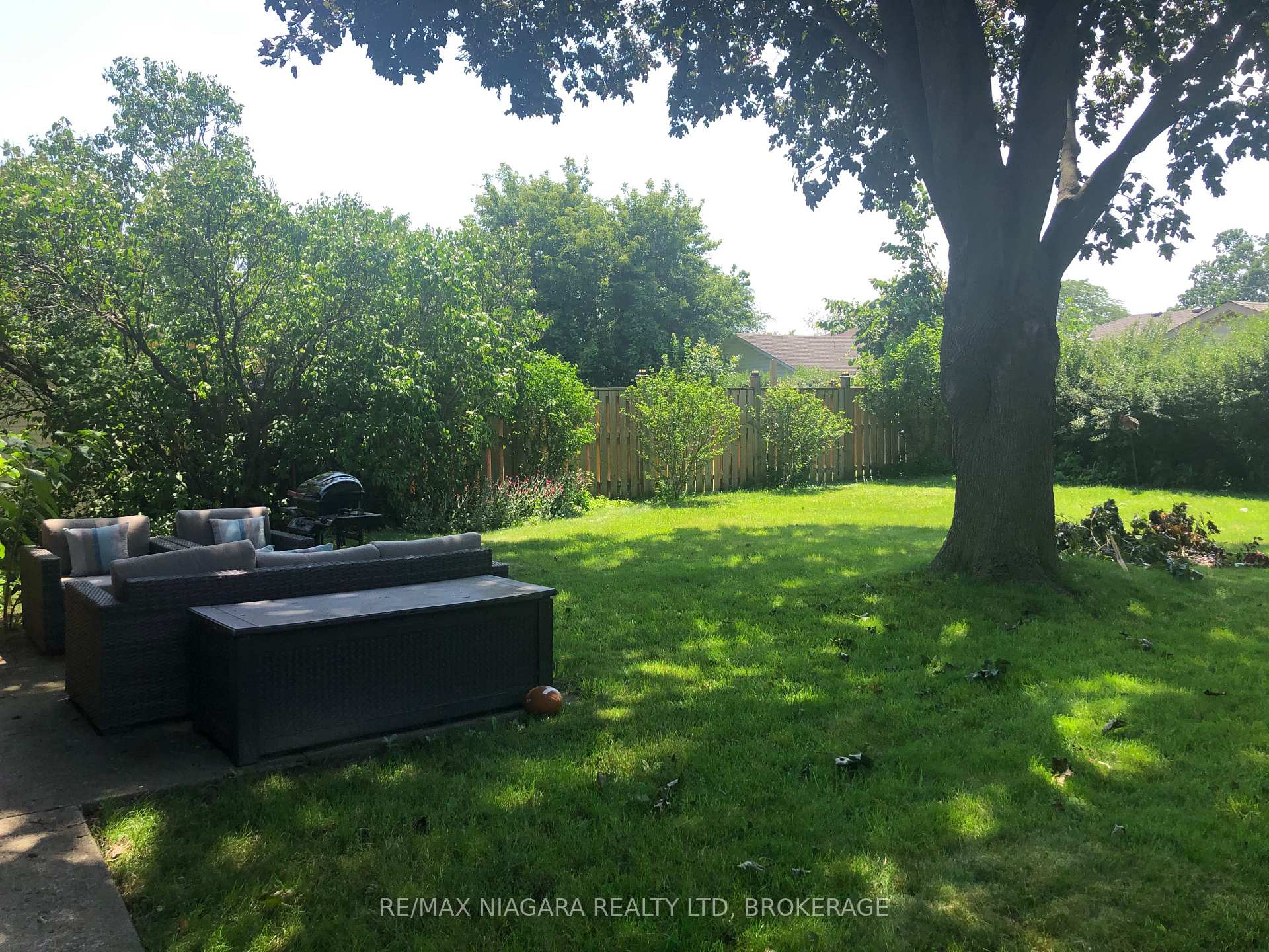 Photo 5 of 97 Shakespeare Avenue, St. Catharines, Haig — HOMEH
