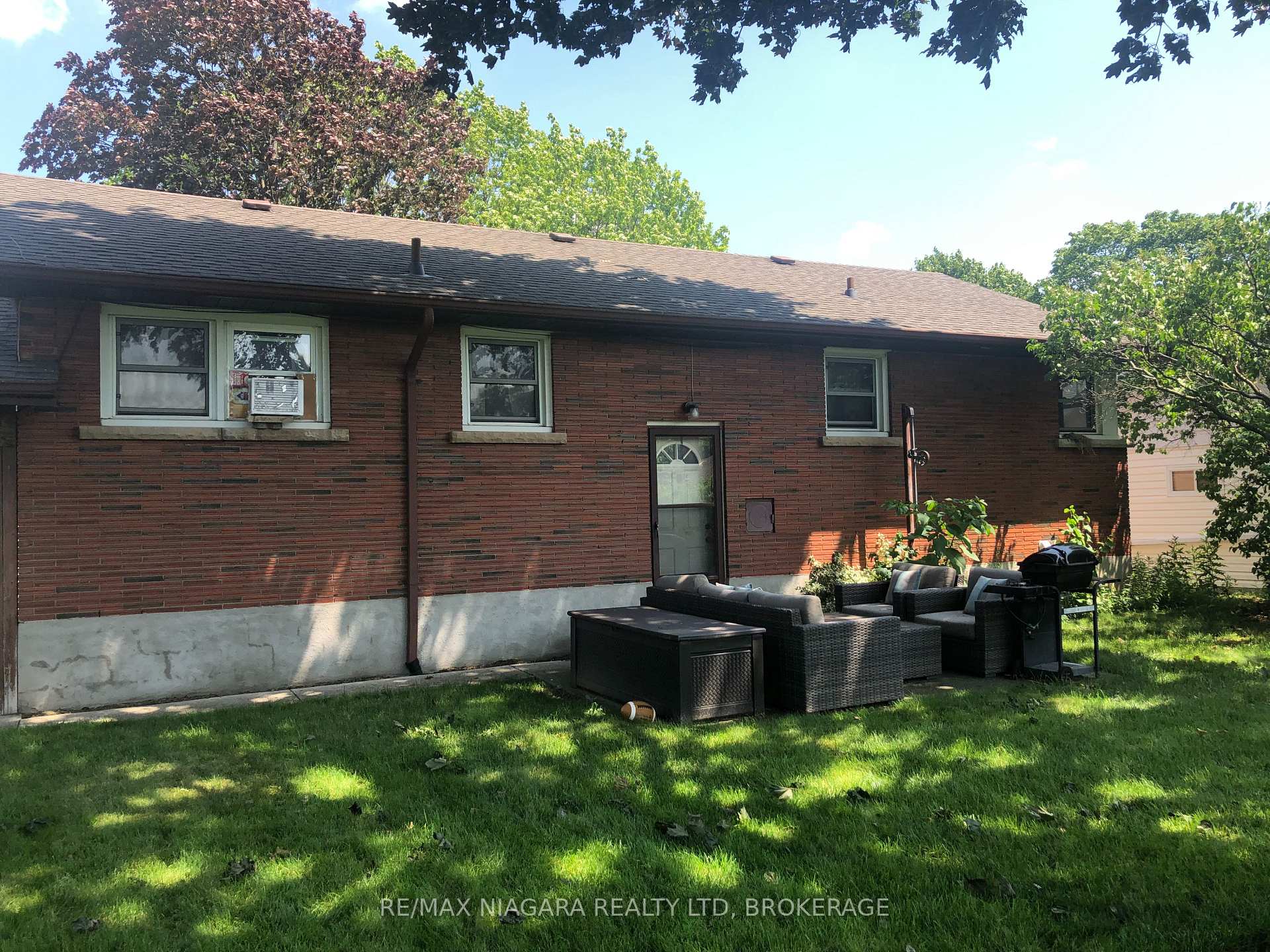 Photo 6 of 97 Shakespeare Avenue, St. Catharines, Haig — HOMEH