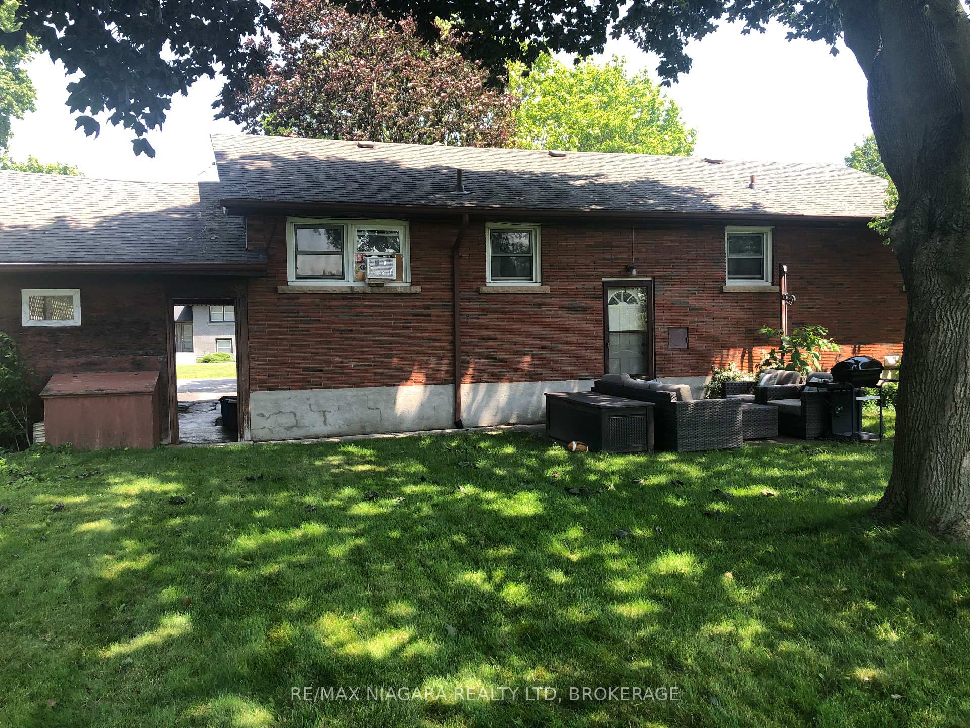 Photo 7 of 97 Shakespeare Avenue, St. Catharines, Haig — HOMEH