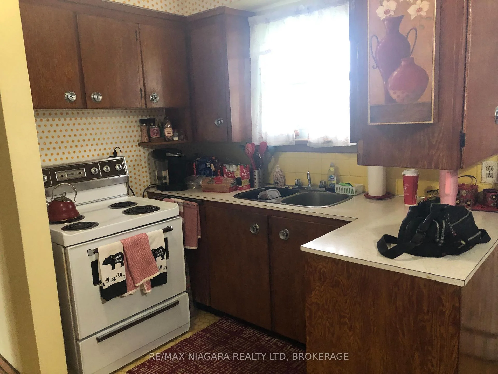 Photo 9 of 97 Shakespeare Avenue, St. Catharines, Haig — HOMEH