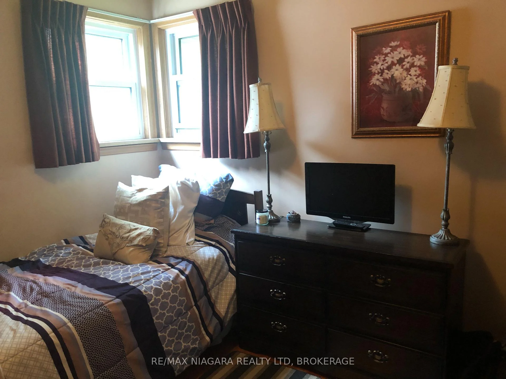 Photo 13 of 97 Shakespeare Avenue, St. Catharines, Haig — HOMEH
