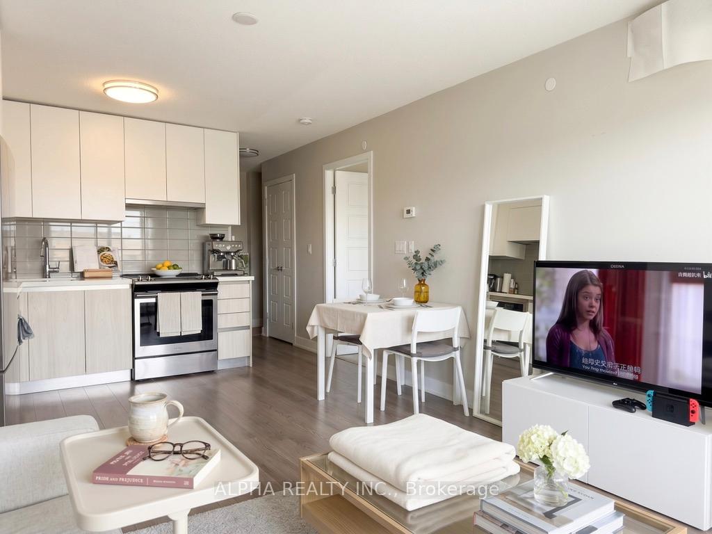 Photo 3 of Unit 1106, 15 Water Walk Drive, Markham, Unionville — HOMEH