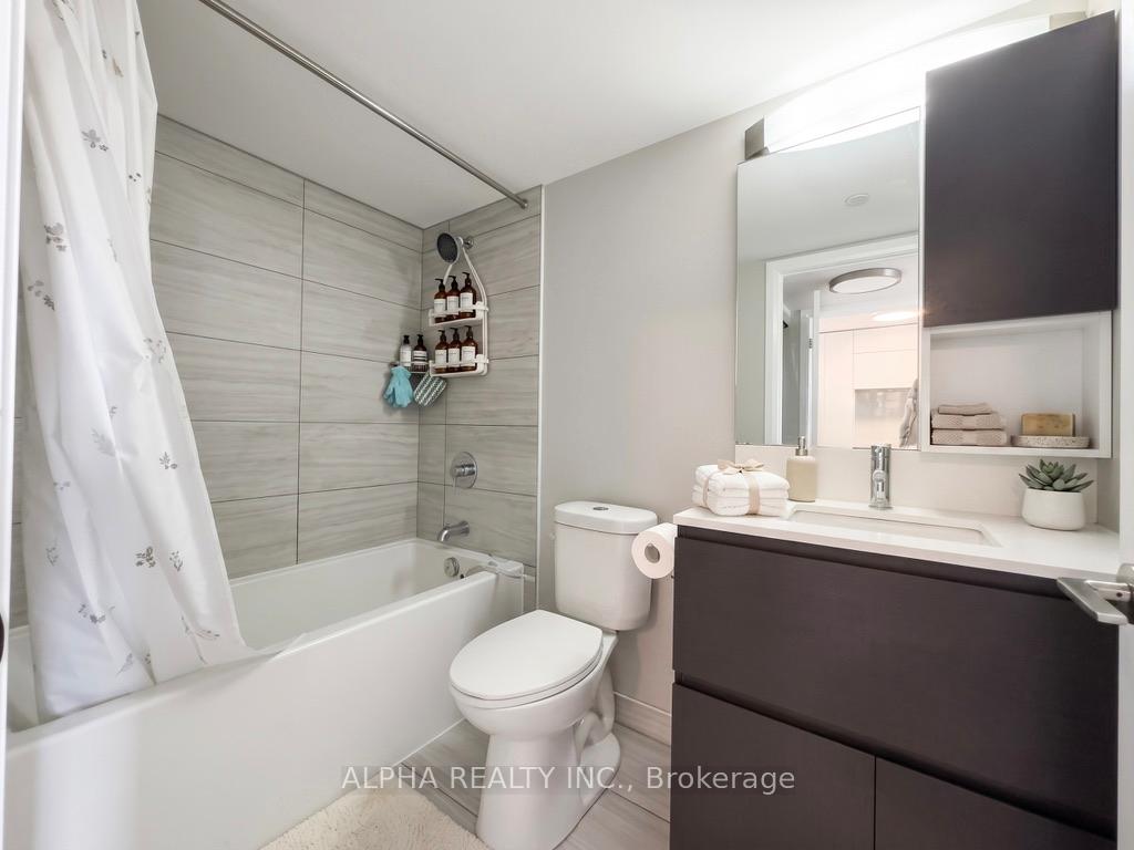 Photo 8 of Unit 1106, 15 Water Walk Drive, Markham, Unionville — HOMEH