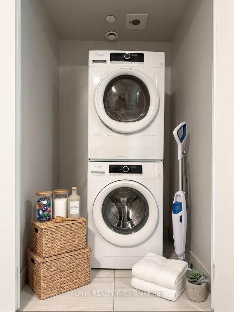 Photo 11 of Unit 1106, 15 Water Walk Drive, Markham, Unionville — HOMEH