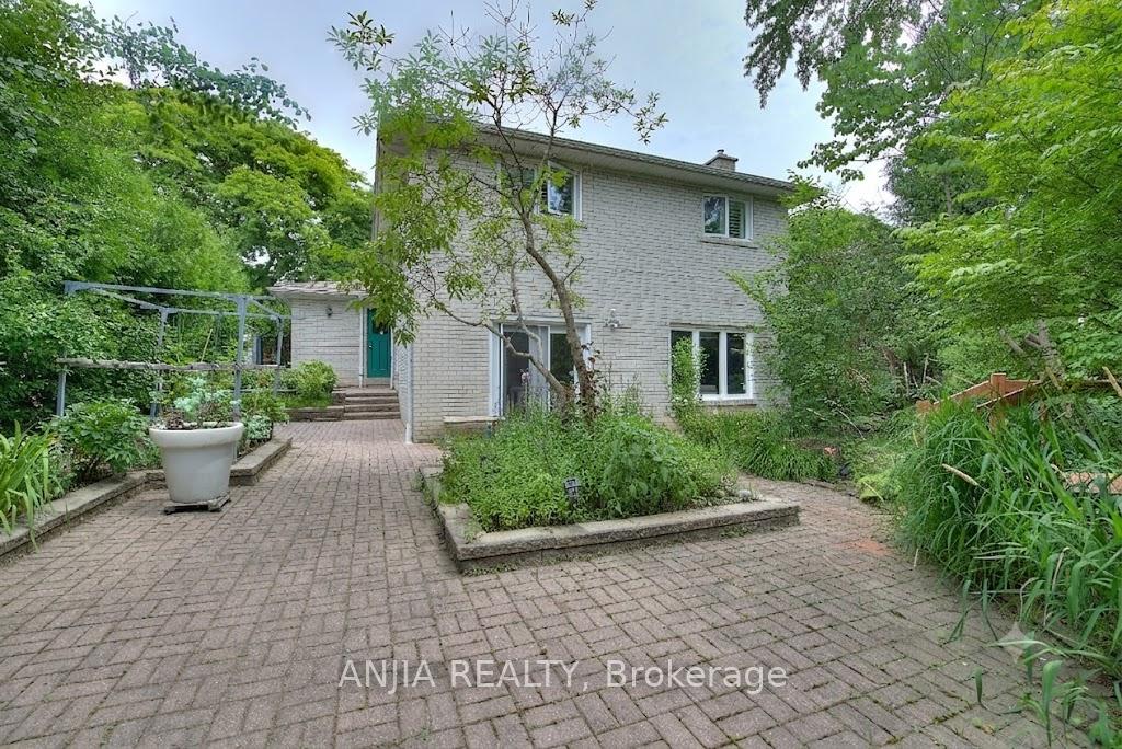 Front of Unit back yard 1b above ground, 6 Bellbury Crescent