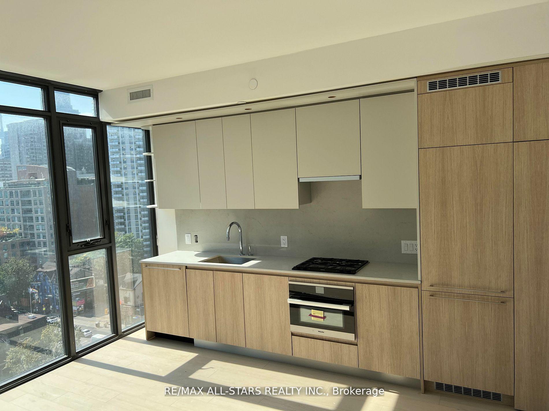 Photo 4 of Unit 1002, 81 Wellesley Street E, Toronto, Church-Yonge Corridor — HOMEH