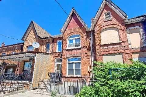 Photo 2 of 41 Gladstone Avenue, Toronto, Little Portugal — HOMEH