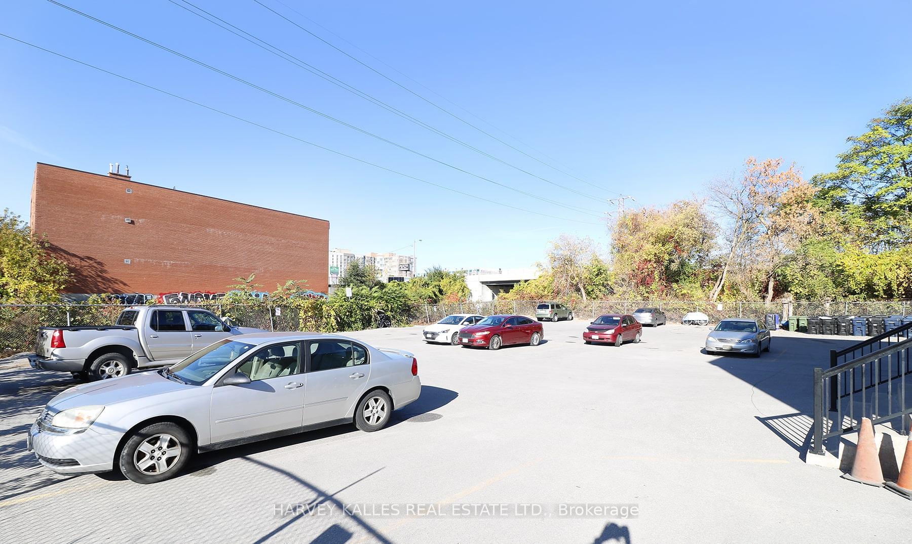 Photo 16 of Unit 102, 500 Gilbert Avenue, Toronto, Caledonia-Fairbank — HOMEH