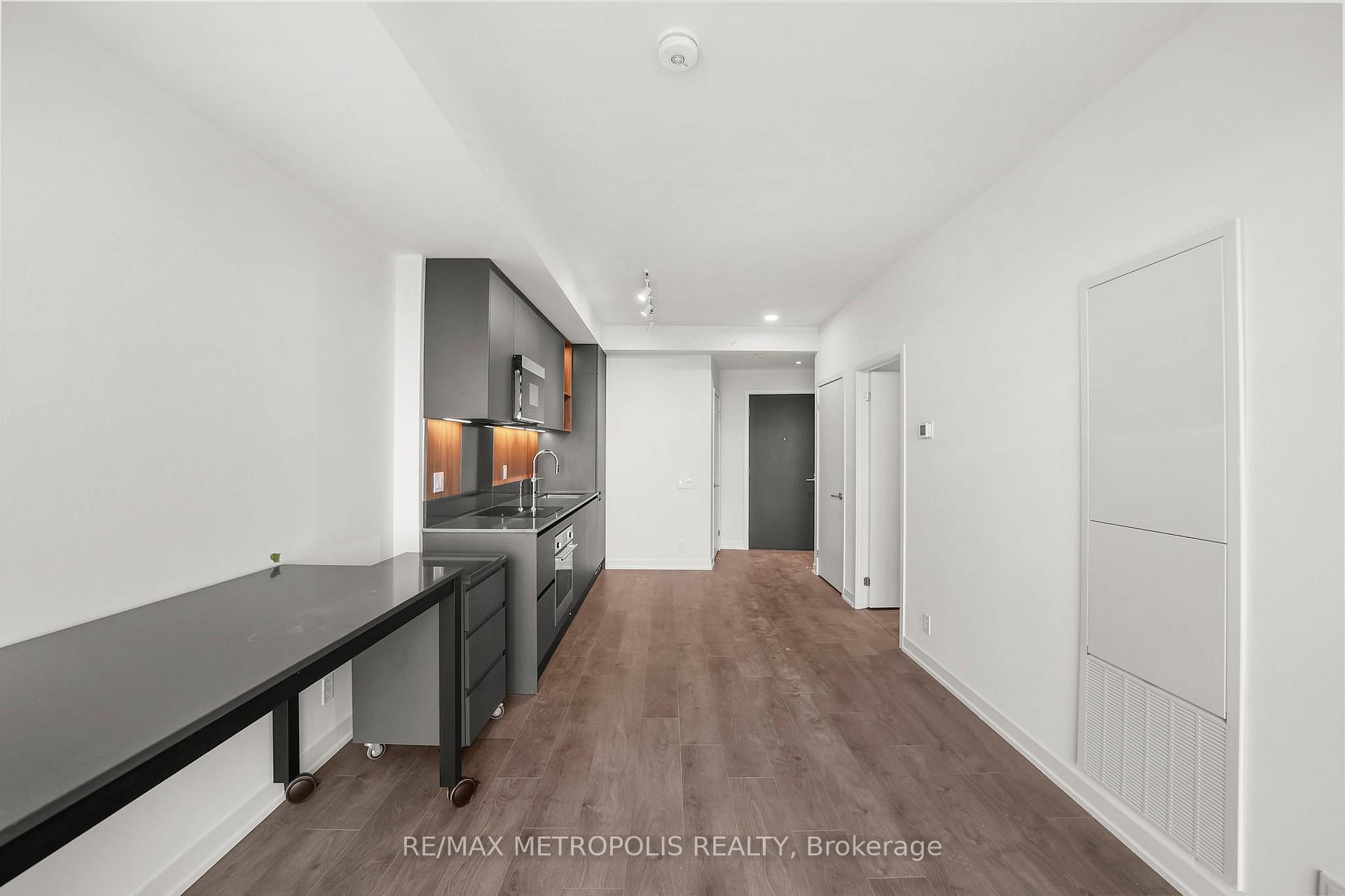 Photo 2 of Unit 2503, 39 Mary Street, Barrie, City Centre — HOMEH