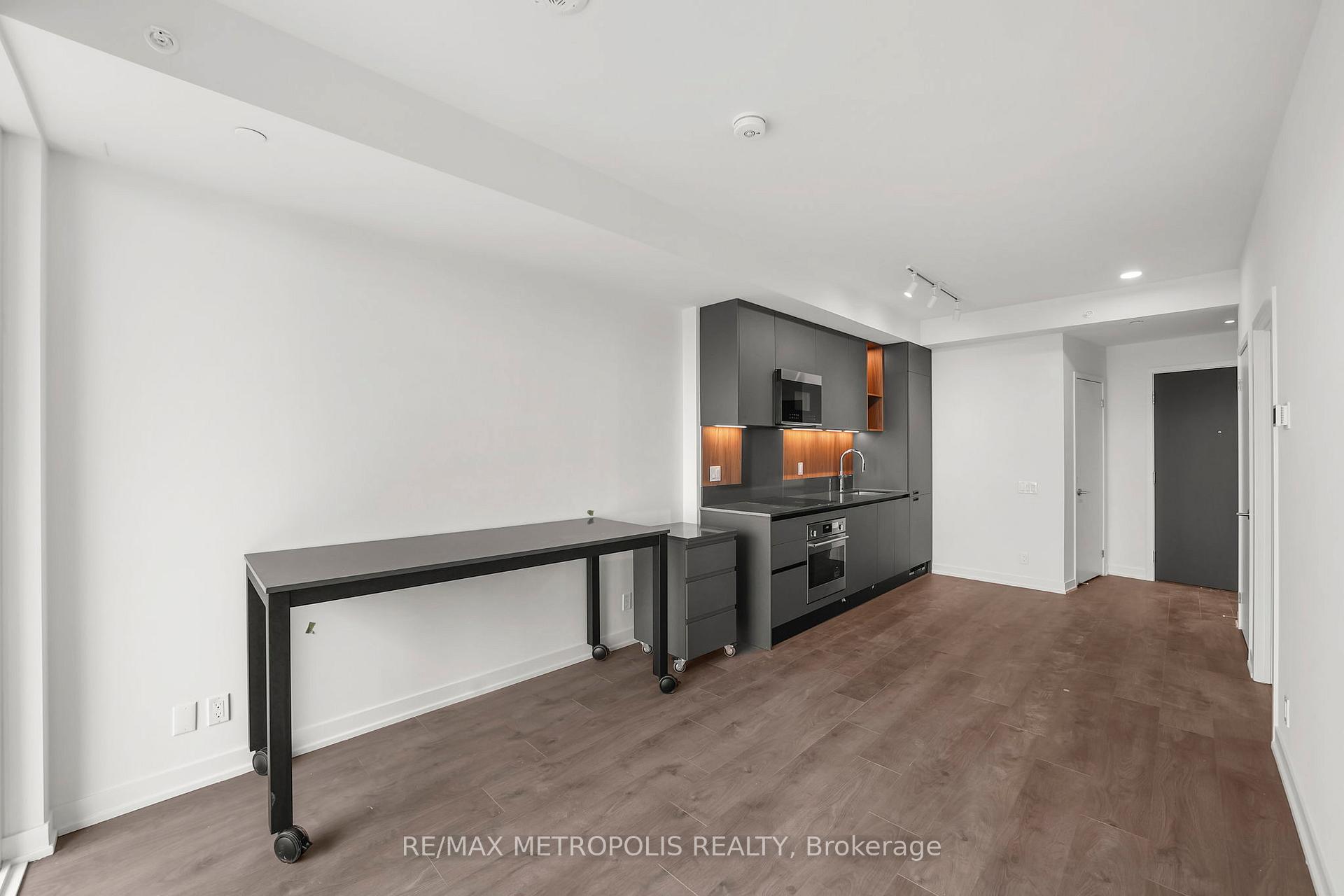 Photo 4 of Unit 2503, 39 Mary Street, Barrie, City Centre — HOMEH